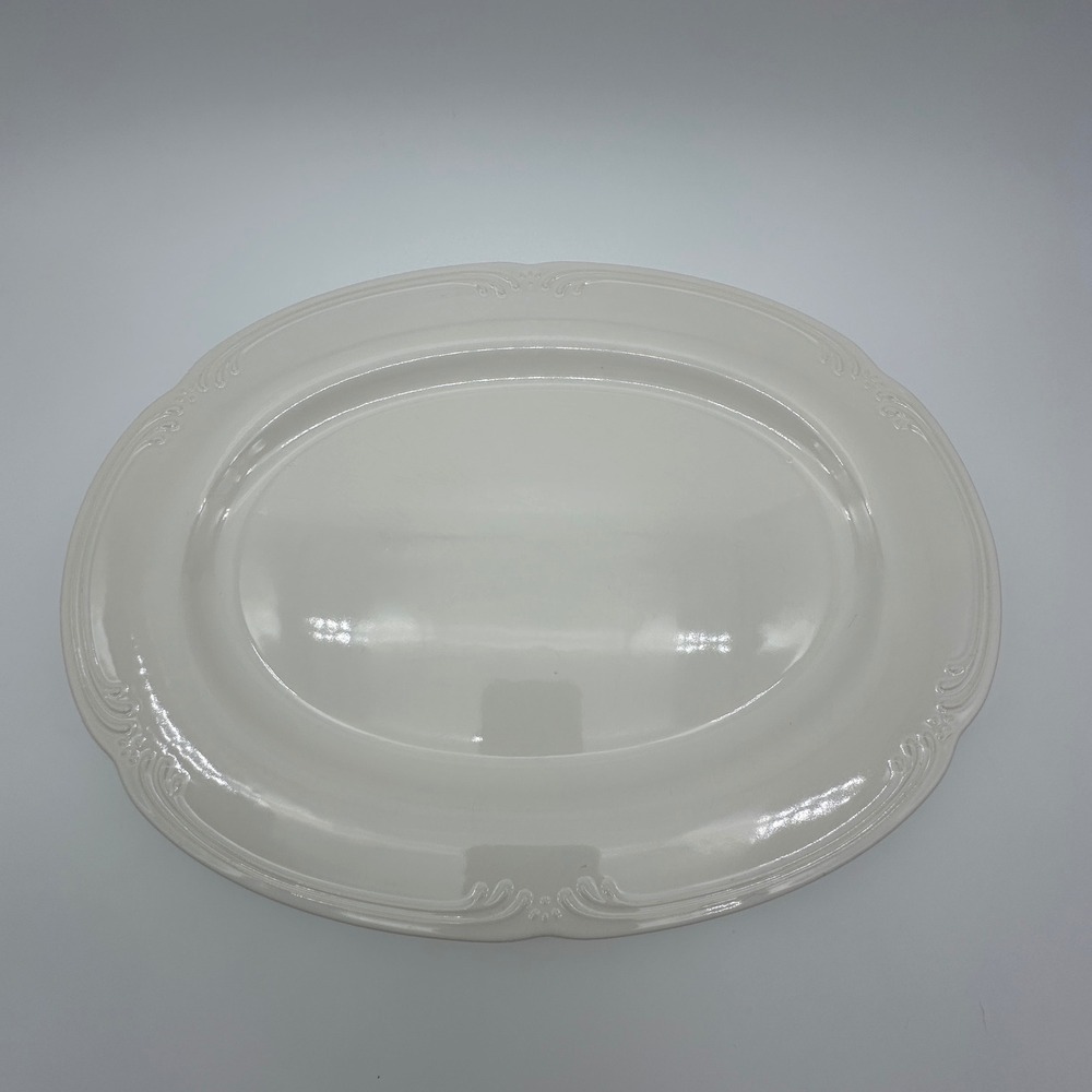 Pfaltzgraff Filigree White Stoneware 14.5 Inch Oval Serving Platter Scalloped